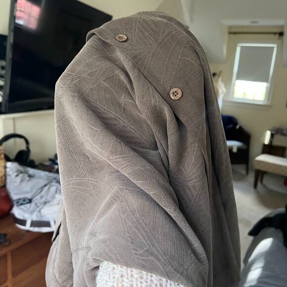 Tommy Bahama Short-sleeve Button-up Collared Shirt with Palm Tree Print. XL. - Picture 3 of 11